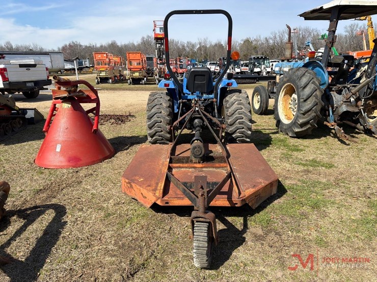 new-holland-tc30-image-3