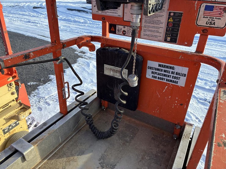 2007-jlg-1930es-image-13