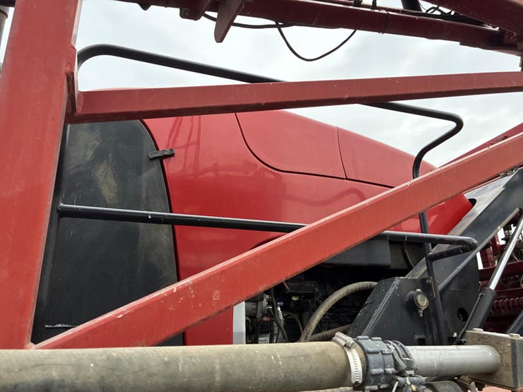 2015-case-ih-patriot-3340-image-21