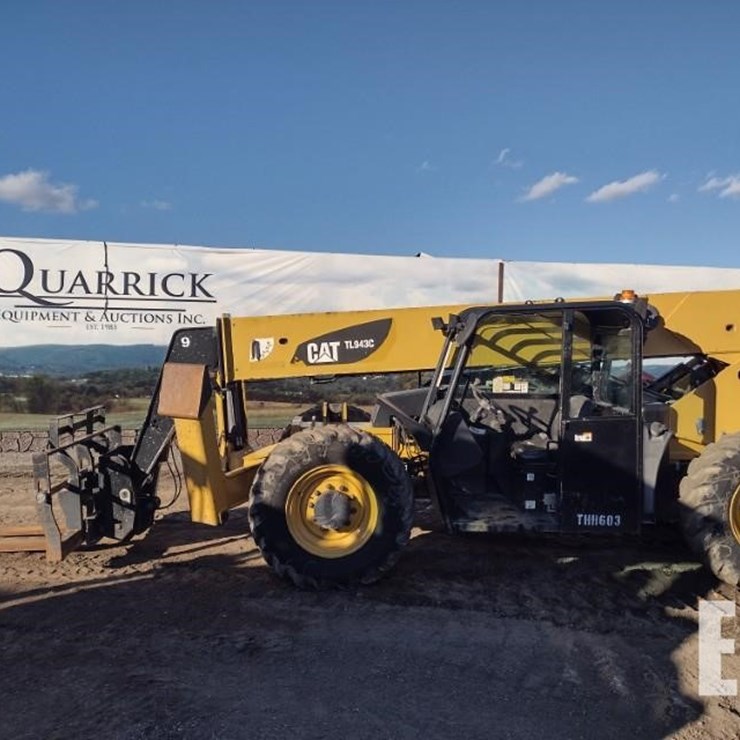 2013 CATERPILLAR TL943C