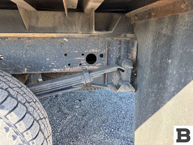 2003-gmc-2500-image-23