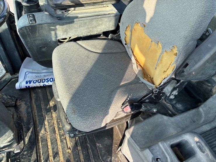 2011-deere-544k-image-27