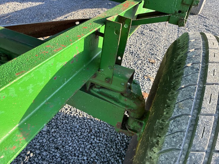 john-deere-7-image-4