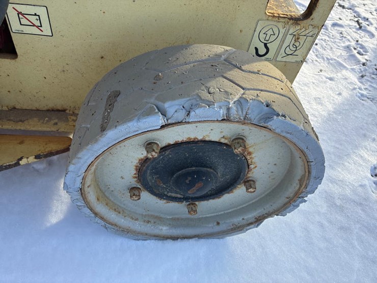 2007-jlg-2630es-image-10