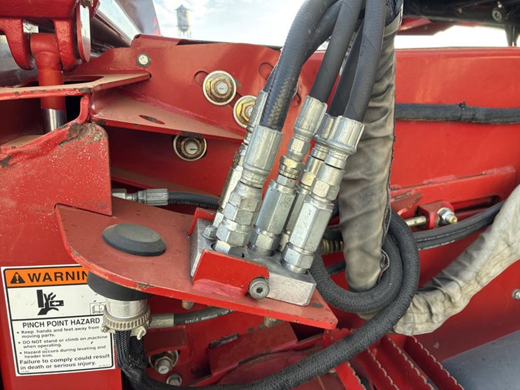 2010-case-ih-8120-image-26