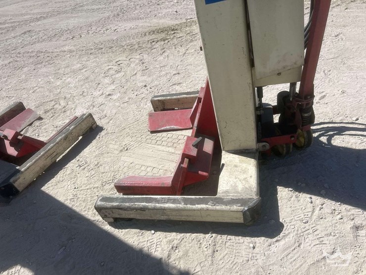 stertil-koni-18000lbs-4-post-auto-lift-image-9