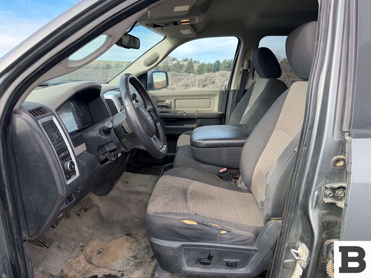 2012-dodge-2500-image-25