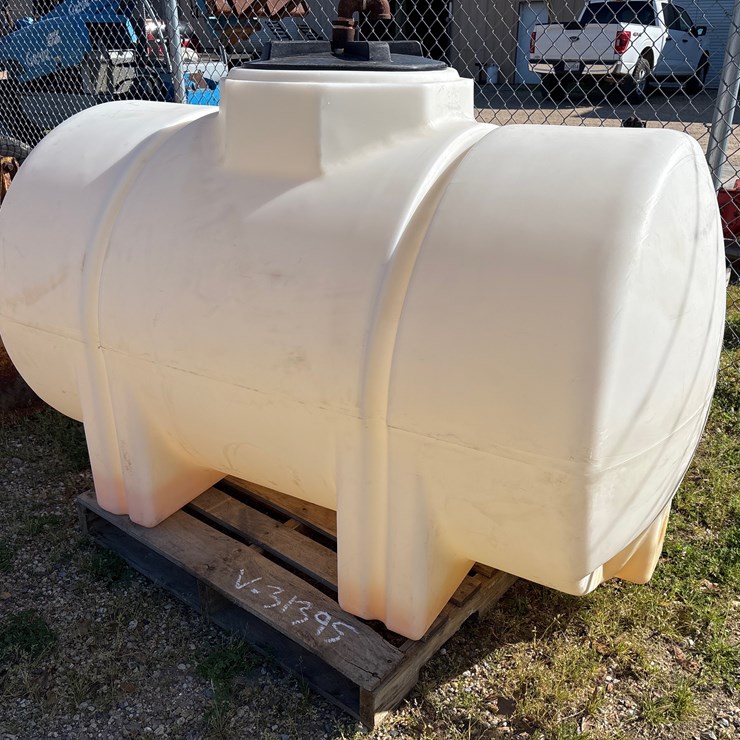 #1016 • 300 GALLON WATER TANK