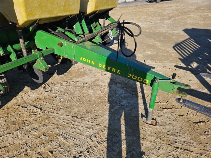 john-deere-7000-image-9
