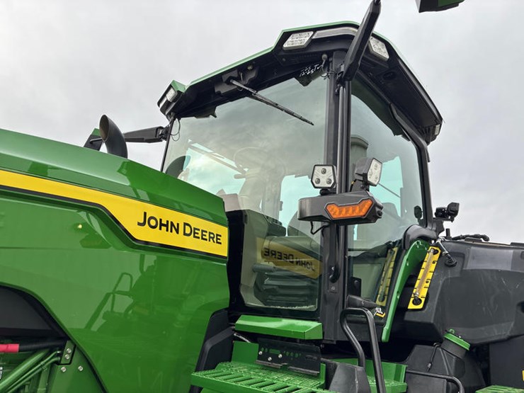 2021-john-deere-8rx-410-image-35