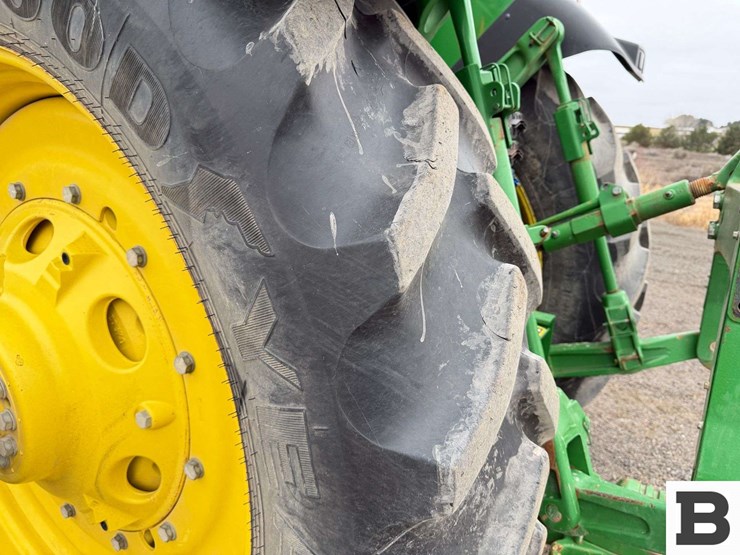 2012-john-deere-7260r-image-24