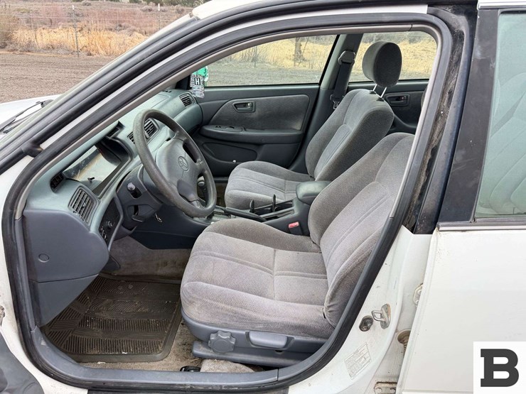 1999-toyota-camry-sedan-image-20