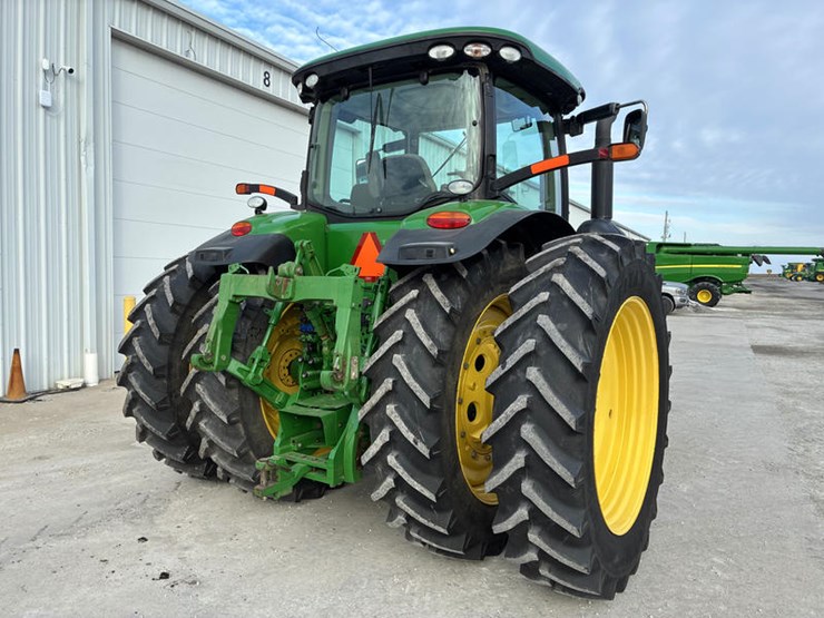 2012-john-deere-8260r-image-6