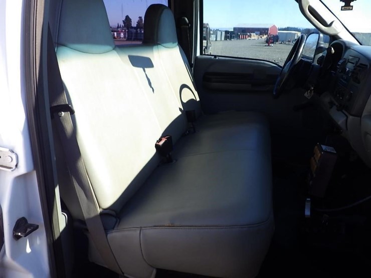 2006-ford-f550-image-23