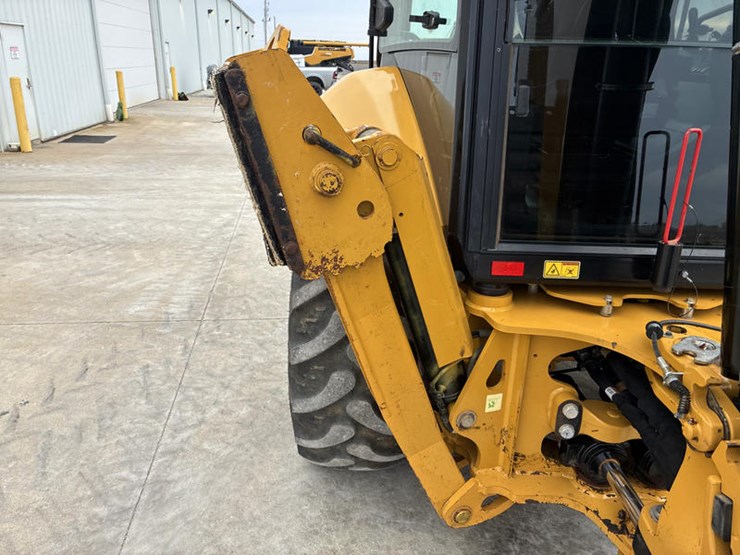 2017-caterpillar-415f2-image-38