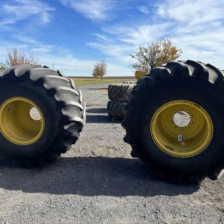 #114558 • 2) TIRES & RIMS 1250/45-32