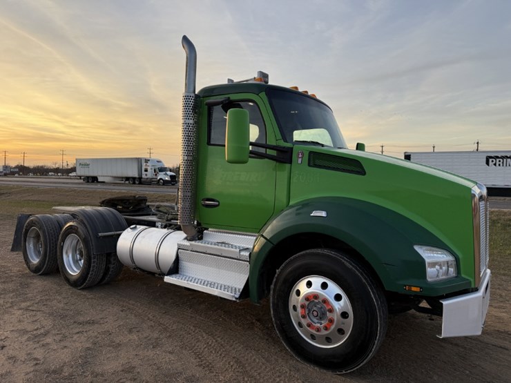 2019-kenworth-t880-image-3