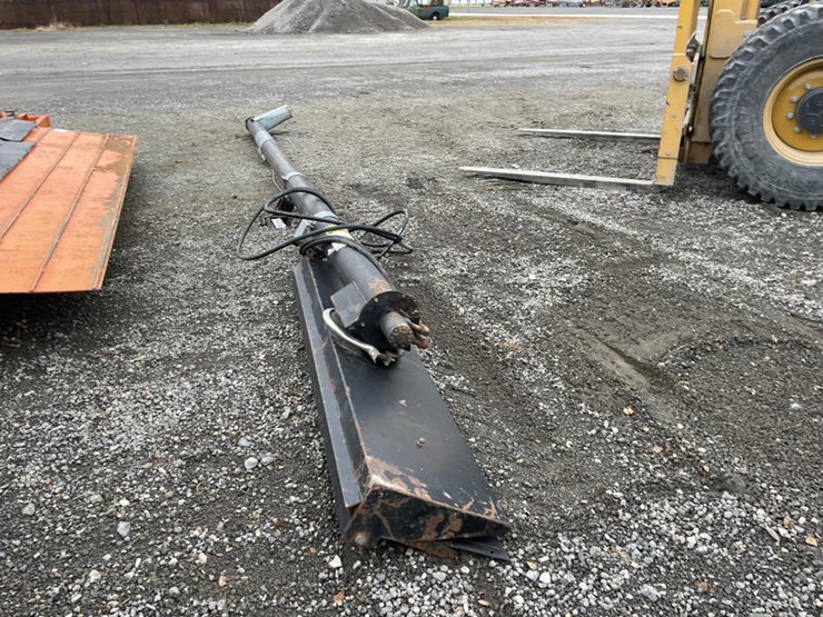 #114848-•-auger-18'-image-3