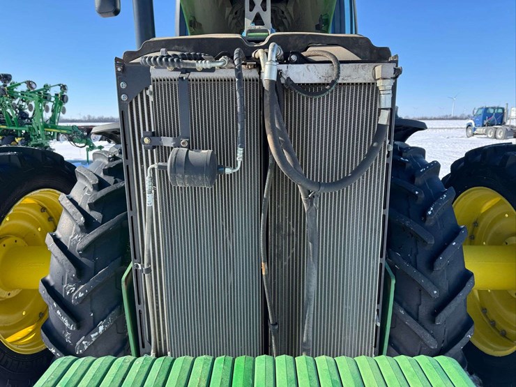 2012-john-deere-8310r-image-102