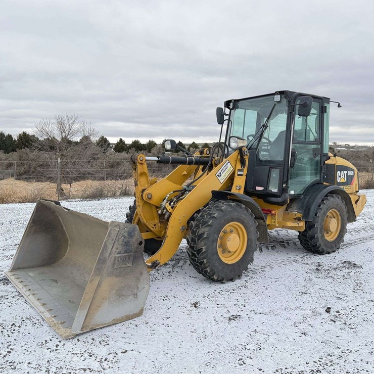 2013 CATERPILLAR 906