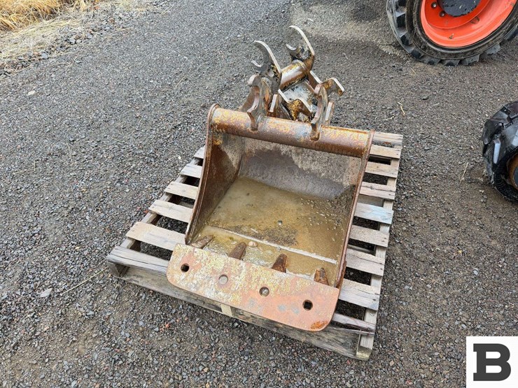 2017-deere-35g-image-46