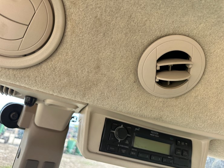 2011-john-deere-5090m-image-70