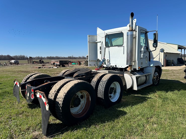 #40057-•-2001-freightliner-century-classic-s/t-t/a-daycab-truck-tractor-1fujbbbg41lh91794-image-3