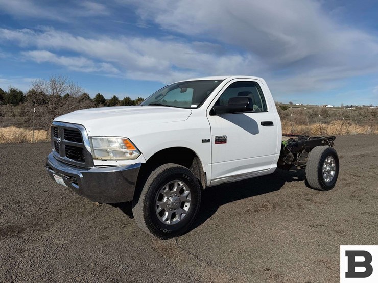 2012-dodge-ram-2500-image-1