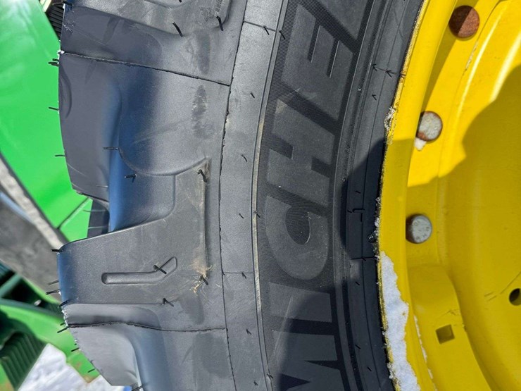 2012-john-deere-8310r-image-39