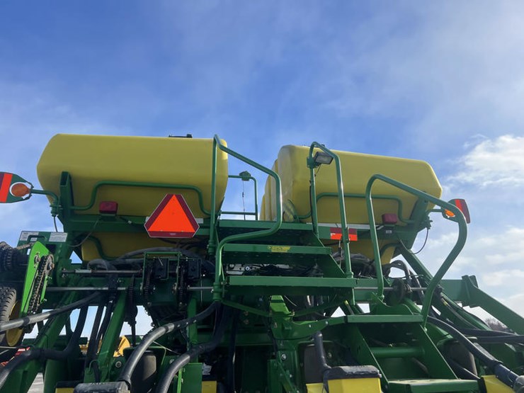 2004-john-deere-1790-image-12