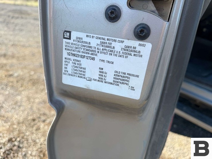 2003-gmc-2500-image-43