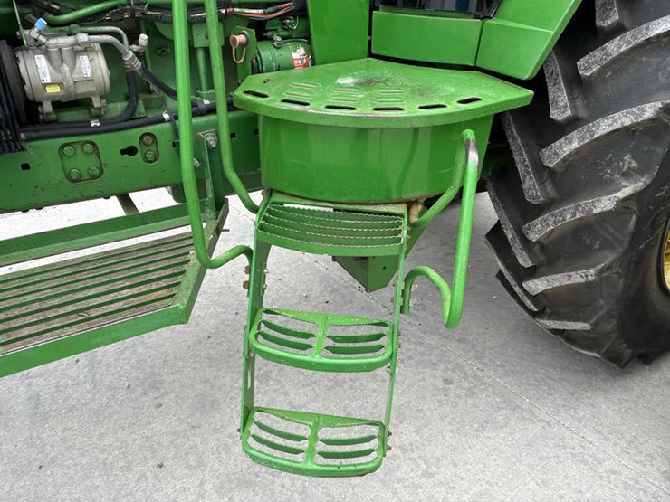 john-deere-4560-image-32