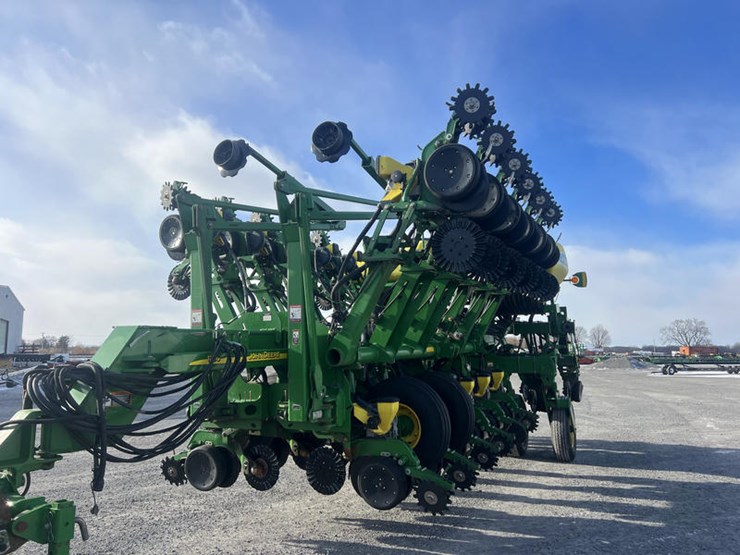 2004-john-deere-1790-image-3