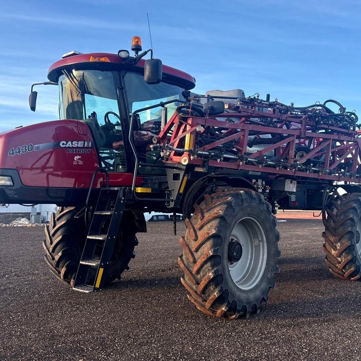 2013 Case IH 4430 Patriot Sprayer