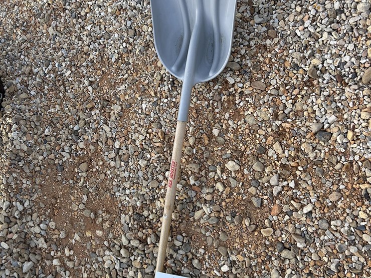 new-square-shovel-image-1