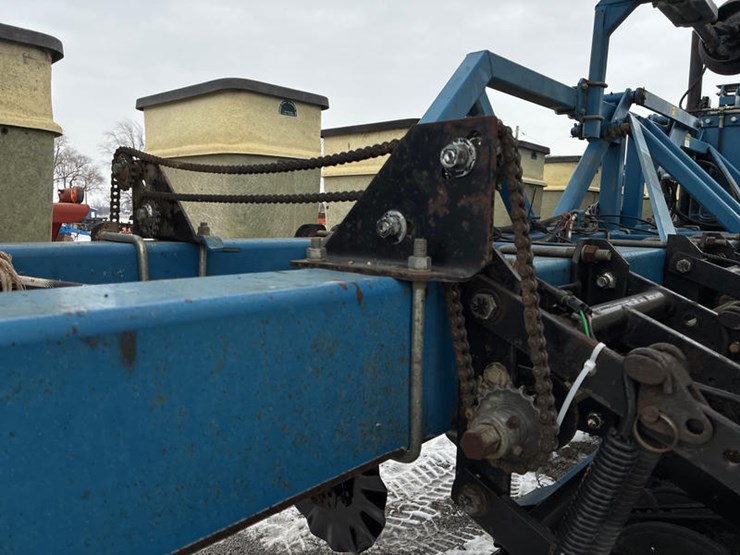 1997-kinze-2600-image-19