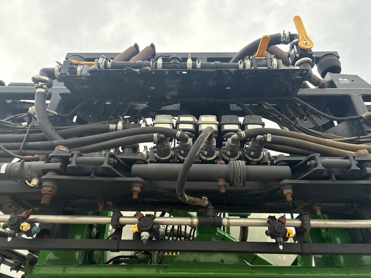 2011-john-deere-4830-image-31