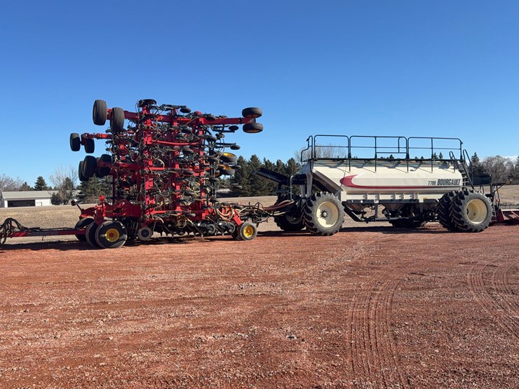 2014-bourgault-7700-image-33