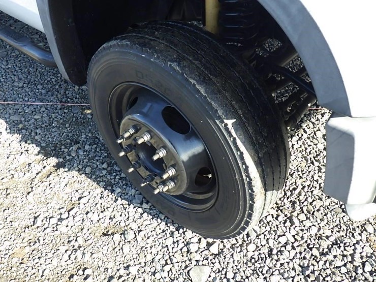 2009-ford-f550-image-17