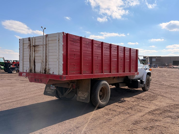 1987-gmc-7000-image-9
