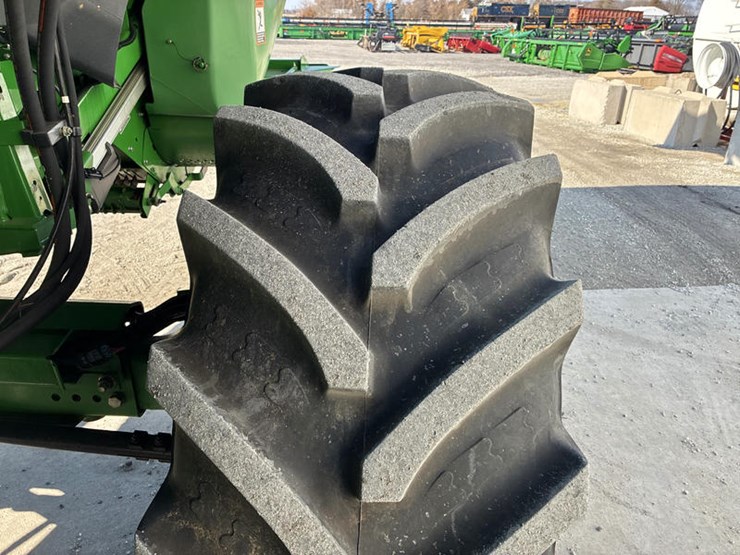 2013-john-deere-s670-image-42