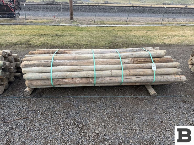 ..-wooden-posts-image-1