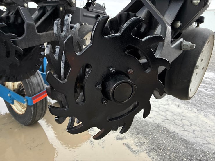 2010-kinze-3600-image-51