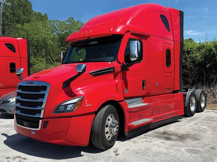 2023-freightliner-cascadia-126-image-1