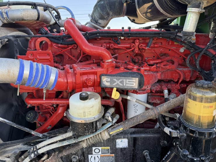 2021-peterbilt-367-image-10