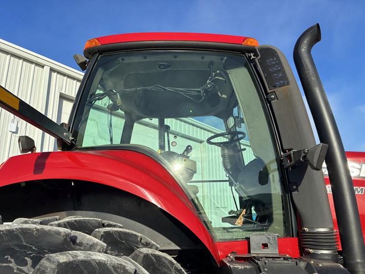 2011-case-ih-magnum-315-image-23