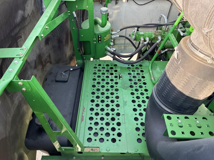 2009-john-deere-9570-sts-image-83