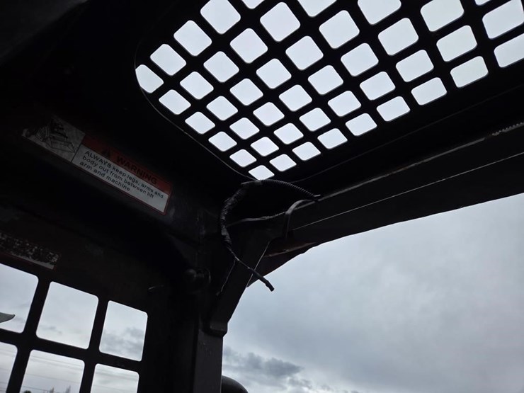 2012-takeuchi-tl230-image-30