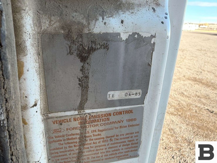 1985-ford-8000-image-64