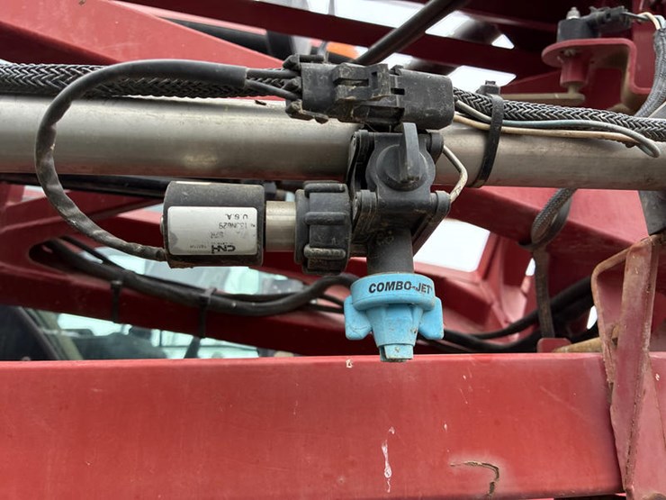 2015-case-ih-patriot-3340-image-9